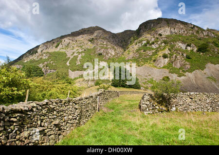 Trockene Mauern, Zaun, St Johns in Vale, Lake District, England, Vereinigtes Königreich Stockfoto