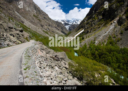 Alpenstraße in das Tal des Vénéon, Nationalpark Ecrins, Rhone Alpes, Département Isère, Rhône-Alpes, Frankreich Stockfoto