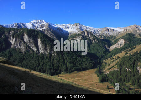 Berge südlich von Saint Véran, das höchstgelegene Dorf von Europa, 2040 m, Nationalpark Queyras, Département Hautes-Alpes Stockfoto