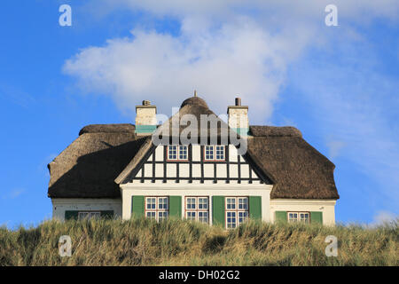 Reetgedeckten Haus auf den Klippen von Lökken, Nord-Jütland, Dänemark, Europa Stockfoto