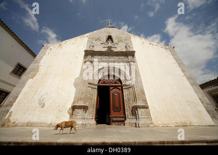 Portal der Kirche Igreja da Misericórdia in Tavira, Algarve, Portugal, Europa Stockfoto