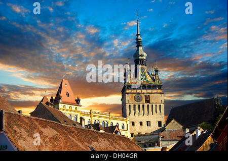 Mittelalterliche Glockenturm und Tor von sighisoara Sächsische befestigte mittelalterliche Zitadelle, Siebenbürgen, Rumänien, Europa Stockfoto