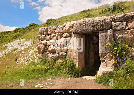 Tor zum Tunnel, der unter den Mauern der hethitischen Hauptstadt Hattusa, Türkei Stockfoto