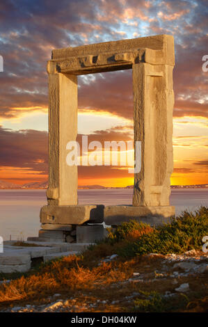Eingang der Ruinen der Tempel des Apollo, Naxos, Kykladen, Griechenland, Europa Stockfoto