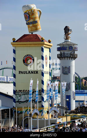 Türme der Paulaner Brauerei und Loewenbraeu Brauerei, Oktoberfest Festival, München, Bayern, Oberbayern Stockfoto