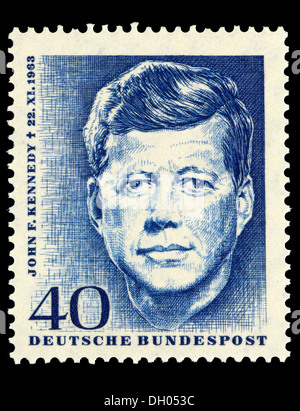 Porträt des John F Kennedy (1917-63: 35. Präsident der USA) auf Deutsche Briefmarke.