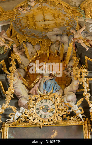 Benediktinerkloster St. Emmeram, Abtei St. Emmeram, päpstliche Basilika mit einem barocken Hochaltar der Gebrüder Asam Stockfoto