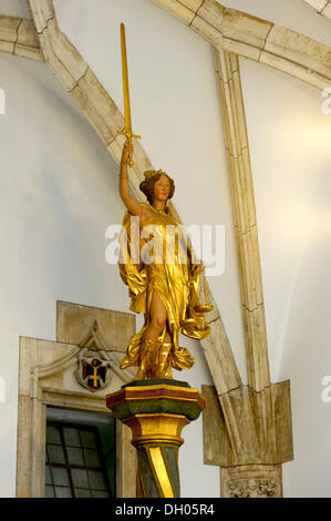 Goldene Statue der Justitia, neues Rathaus, Marienplatz, München, Upper Bavaria, Bavaria, Germany Stockfoto