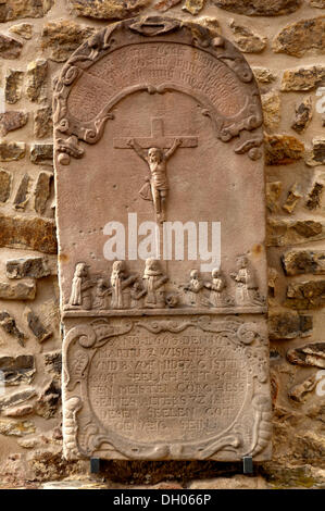 Mittelalterliche devotional Panel am Kreuzweg der Franziskaner Kloster Frauenberg, Fulda, Hessen, Deutschland Stockfoto