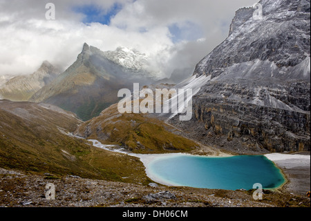 Milch, See und clearing-Sturm, Yading Nature Reserve, in der Nähe von Daocheng, westliche Sichuan Provinz, China Stockfoto