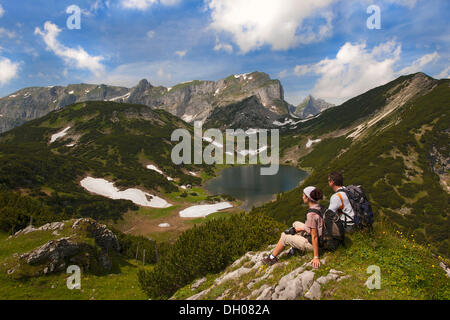 Wanderer im Rofan Gebirge, Tirol, Österreich, Europa Stockfoto