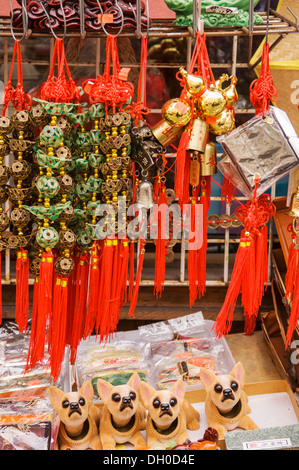 Schaufenster in einem Geschäft in Chinatown in San Francisco zu speichern. Stockfoto