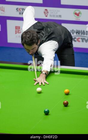 Chengdu, China. 27. Oktober 2013. Ronnie o'Sullivan von England während der Snooker International Championship 2013 in Chengdu Südwesten Chinas Sichuan Provinz O'Sullivan gewann das Match 6 2 Credit: Action Plus Sport/Alamy Live News Stockfoto