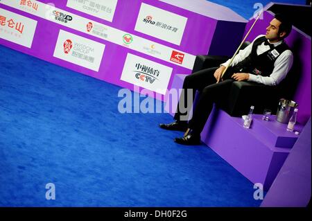Chengdu, China. 27. Oktober 2013. Ronnie o'Sullivan von England während der Snooker International Championship 2013 in Chengdu Südwesten Chinas Sichuan Provinz O'Sullivan gewann das Match 6 2 Credit: Action Plus Sport/Alamy Live News Stockfoto