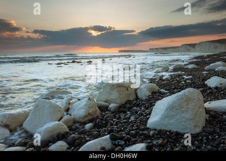 Sonnenuntergang am Birling Gap, East Sussex, England. Stockfoto