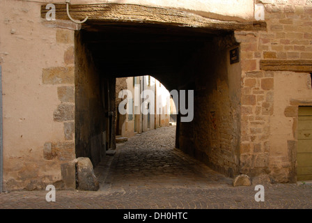 Mittelalterliche Gasse in Cluny, Burgund, Frankreich, Europa Stockfoto