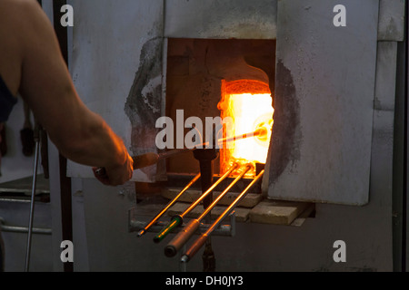 Glasbläser bei der Arbeit, Rügen, Mecklenburg - Vorpommern Stockfoto