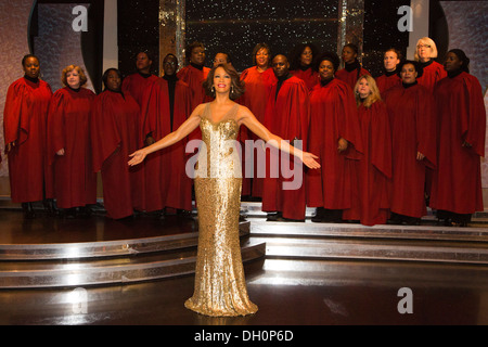 "London Fabrik Gospelchor" begrüßt He Wachsfigur von Sängerin Whitney Houston bei Madame Tussauds London Stockfoto