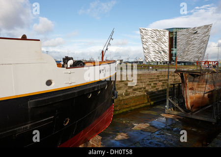 SS nomadic Besucherattraktion und titanic Belfast Zentrum titanic Viertel Belfast Nordirland Stockfoto