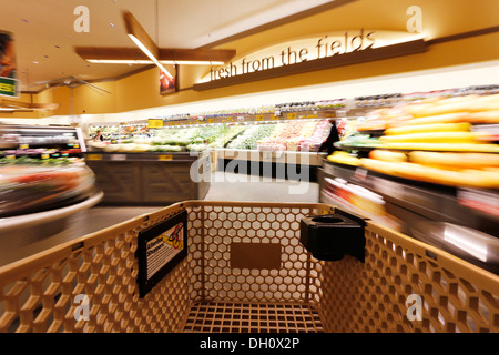 Frucht bar, Einkaufen im Supermarkt, USA Stockfoto