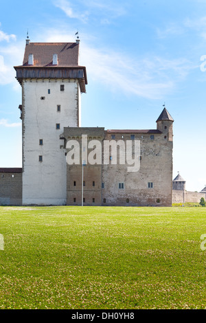 Estland. Narva. Alte Festung an Grenze Stockfoto