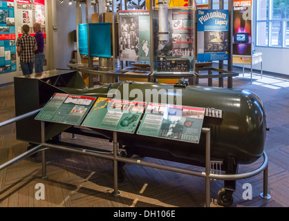 Modell der Atombombe "Little Boy" fiel auf Japan im zweiten Weltkrieg, die Bradbury Science Museum, Los Alamos, New Mexico, USA Stockfoto