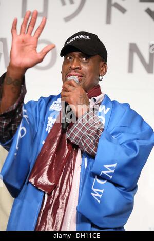 Tokio, Japan. 25. Oktober 2013. Dennis Rodman Basketball: Dennis Rodman besucht Pressekonferenz die NBA Season Opener Special auf WOWOW TV-Programm in Tokio, Japan. © Motoo Naka/AFLO/Alamy Live-Nachrichten Stockfoto