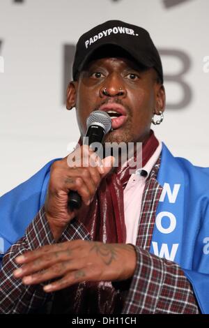 Tokio, Japan. 25. Oktober 2013. Dennis Rodman Basketball: Dennis Rodman besucht Pressekonferenz die NBA Season Opener Special auf WOWOW TV-Programm in Tokio, Japan. © Motoo Naka/AFLO/Alamy Live-Nachrichten Stockfoto