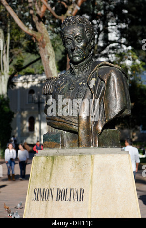 Büste des Revolutionshelden Simon Bolivar in einem öffentlichen Park in Bogota, Kolumbien. Stockfoto