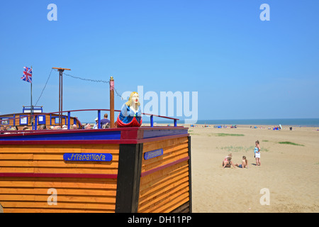 Hispaniola-Boot-Restaurant am Strand, Kapelle St. Leonards, Lincolnshire, England, Vereinigtes Königreich Stockfoto