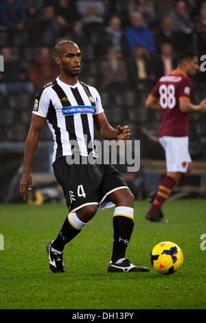 Udine, Italien. 27. Oktober 2013. Naldo (Udinese) Football / Soccer: italienische "Serie A" match zwischen Udinese 0-1 AS Roma im Stadio Friuli in Udine, Italien. © Maurizio Borsari/AFLO/Alamy Live-Nachrichten Stockfoto