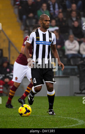 Udine, Italien. 27. Oktober 2013. Naldo (Udinese) Football / Soccer: italienische "Serie A" match zwischen Udinese 0-1 AS Roma im Stadio Friuli in Udine, Italien. © Maurizio Borsari/AFLO/Alamy Live-Nachrichten Stockfoto