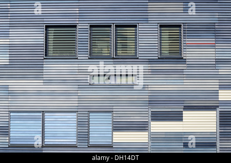 Wandverkleidungen aus Metall, Paneele oder Verkleidungen an der Fassade des Rathauses von Montpellier oder des Rathauses von Jean Nouvel Montpellier France Stockfoto