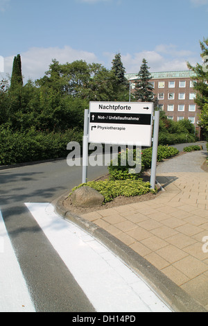 Nacht Dooor Zeichen in einem Krankenhaus Stockfoto