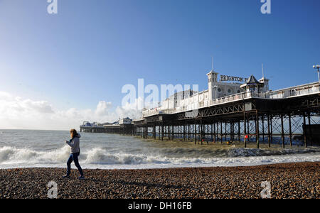 Die Ruhe nach dem Sturm am Strand von Brighton heute Morgen am Tag nach dem Sturm des St. Jude UK Stockfoto