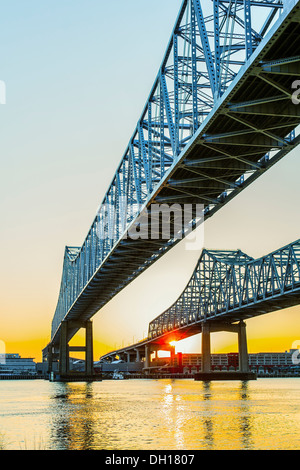 Brücke über den River, New Orleans, Louisiana, Vereinigte Staaten von Amerika Stockfoto