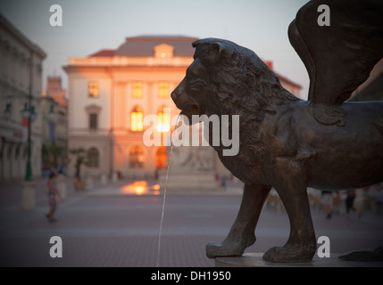 Brunnen in Klauzal Platz, südliche Tiefebene, Szeged, Ungarn Stockfoto