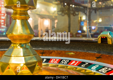 Nahaufnahme des Roulette Gambling-Rad - Las Vegas, Nevada, USA. Null im scharfen Fokus. Stockfoto