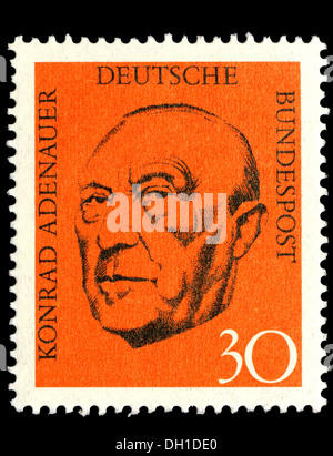 Porträt von Konrad Adenaurer (1875-1967: deutscher Staatsmann, Bundeskanzler der Bundesrepublik Deutschland von 1949-1963) auf Deutsche Briefmarke. Stockfoto