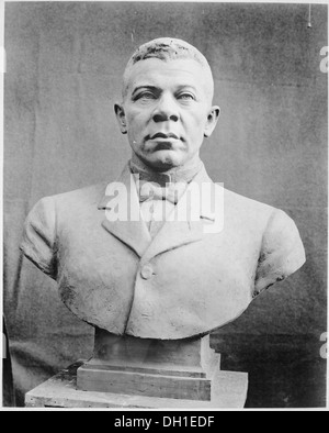 Dieses Bild ist ein Porträt von Booker T. Washington, einem prominenten afroamerikanischen Pädagogen und Führer im späten 19. Und frühen 20. Jahrhundert. Washingtons Arbeit ist bekannt für seine Befürwortung der beruflichen Bildung und hat sich nachhaltig auf die amerikanische Gesellschaft ausgewirkt. Stockfoto