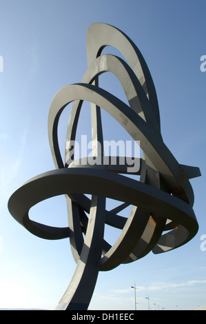 Der Kite-Trail ist eine Skulptur des Künstlers Andrew Rowe als Teil der Strandpromenade von Aberavon Regeneration in Auftrag gegeben. Stockfoto