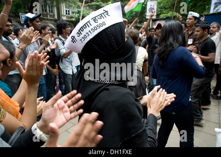 Jugendliche Agitation Demonstration Protest Anna Hazare unterstützt Bombay Mumbai Maharashtra Indien Asien Stockfoto