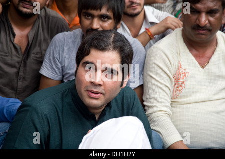 Varun Gandhi unterstützt Anti-Korruption-Aktivist Anna Hazare Kundgebung am Ramlila Maidan Delhi Indien Asien Stockfoto