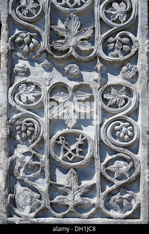 Detail des sechsten Jahrhunderts Säulen aus Acre mit orientalischen Bas Relief geometrischen Mustern. Str. kennzeichneten Basilica, Venedig. Stockfoto
