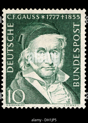 Porträt von Johann Carl Friedrich Gauß (1777-1855: deutscher Mathematiker und Wissenschaftler) auf Deutsche Briefmarke. Stockfoto