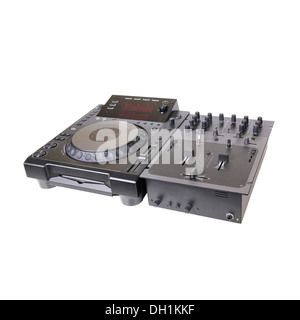 DJ-Cd-Player und Mixer, isoliert auf weiss Stockfoto