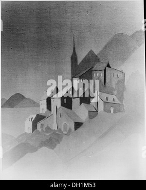 Dieses Foto fängt eine ruhige Szene des Morgennebels ein und schafft eine ruhige Atmosphäre, während es die Landschaft bedeckt und an die Ruhe der frühen Morgenstunden erinnert. Stockfoto