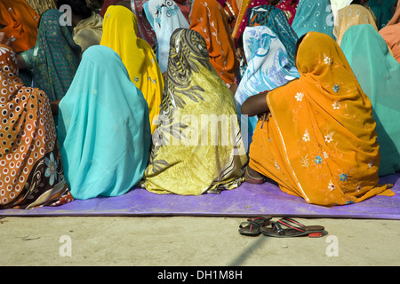 Indische Frauen Fraktionssitzung ländliche Entwicklung Indien Stockfoto