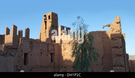 Blick auf erzählte Kasbah in der Draa-Tal in der Nähe von Agdz, Süden von Marokko, Nordafrika Stockfoto