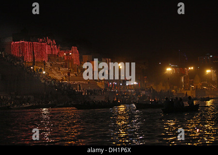 Lichter feiern Diwali-fest Varanasi Ghats Uttar Pradesh, Indien Stockfoto